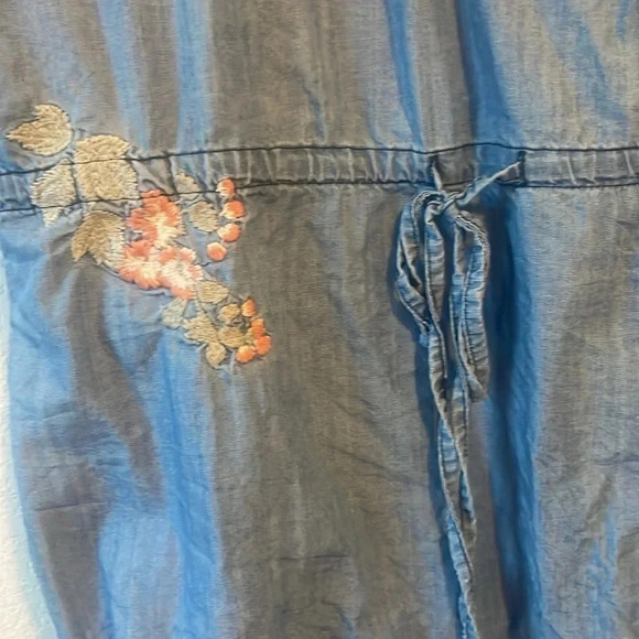 Soft Surroundings PE chambray half sleeve top - Picture 4 of 7